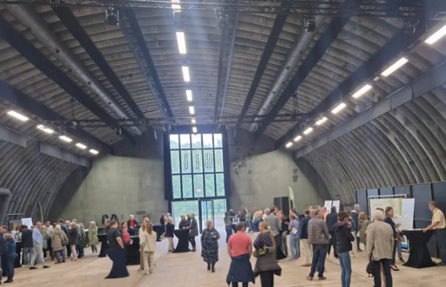 Demonstranten bij bijzondere inloopavond