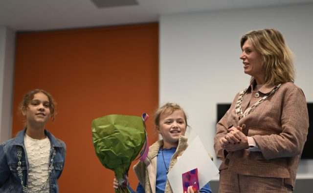 Foto: Tess Nootebos - Zeister kinderlintje voor jonge helden uit de gemeente Foto: Tess Nootebos - Zeister kinderlintje voor jonge helden uit de gemeente