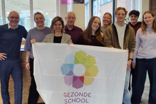 Lyceum Utrecht in Zeist ontvangt vignet Gezonde School Jordan MLU ontvangt Vignet gezonde school