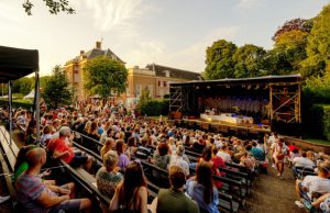 Openluchtconcerten in de Slottuin van Slot Zeist Foto: https://www.tivolivredenburg.nl - Poppodium De Peppel, TivoliVredenburg en Slot Zeist bundelen hun krachten