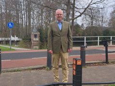 Laatste paaltje geplaatst op Wandel naar je Werk-dag Wethouder Walter van Dijk