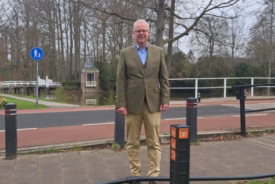 Laatste paaltje geplaatst op Wandel naar je Werk-dag Wethouder Walter van Dijk
